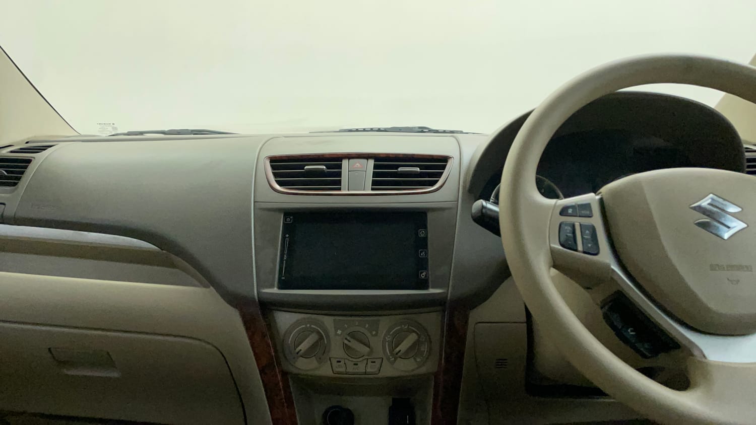 Used 2017 Maruti Suzuki Ertiga ZDI + SHVS Diesel Manual interior MUSIC SYSTEM & AC CONTROL VIEW