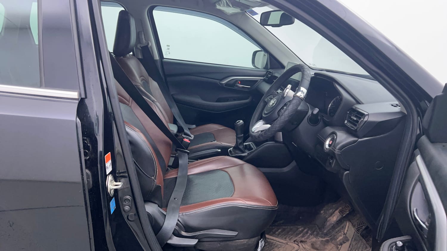 Used 2024 Toyota Urban Cruiser Hyryder G NeoDrive Petrol Manual interior RIGHT SIDE FRONT DOOR CABIN VIEW