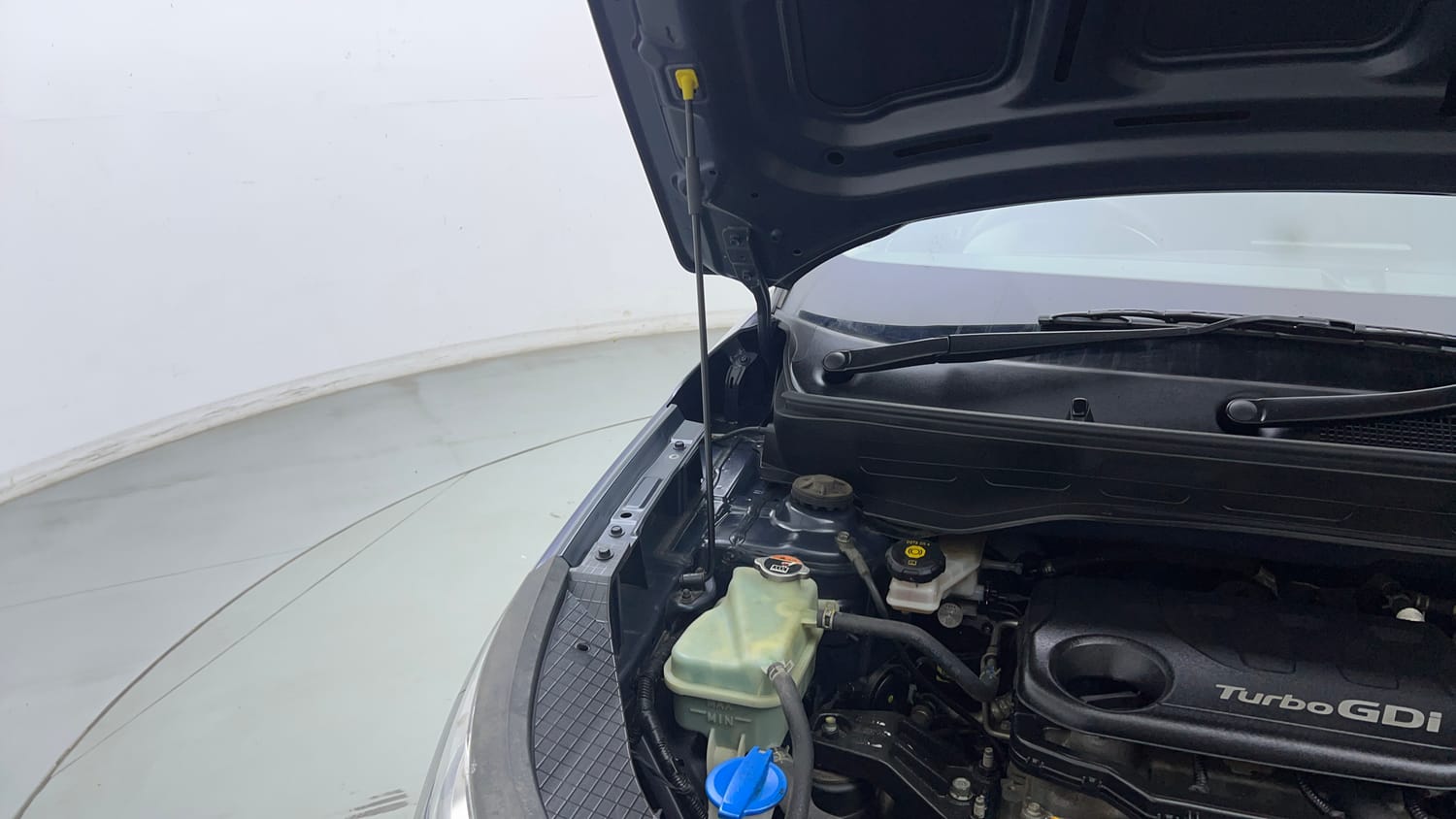 Used 2020 Hyundai Venue SX Plus 1.0 Turbo DCT Petrol Automatic engine ENGINE RIGHT SIDE HINGE & APRON VIEW