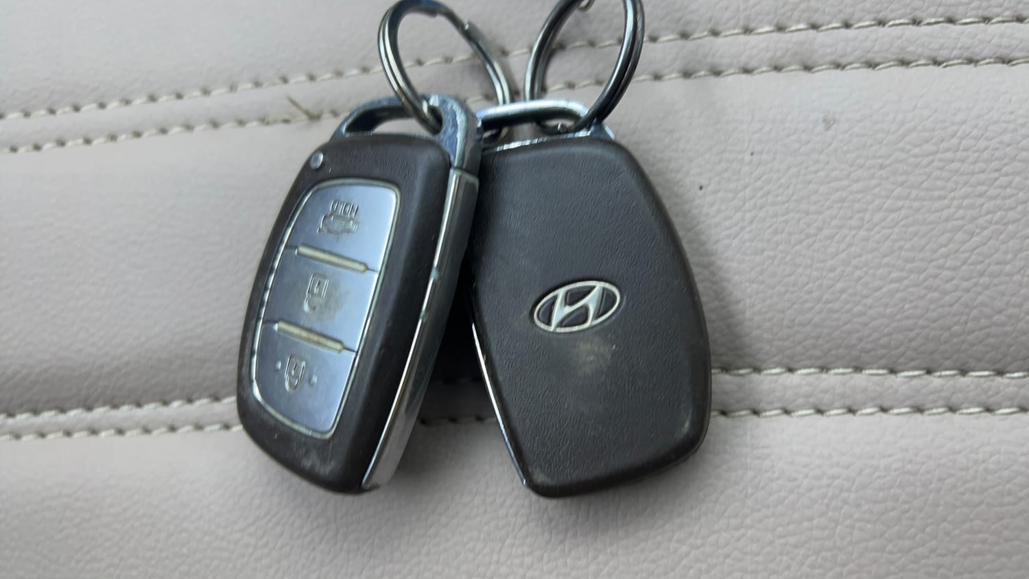 Used 2014 Hyundai Grand i10 Asta AT 1.2 Kappa VTVT Petrol Automatic extra CAR KEY VIEW
