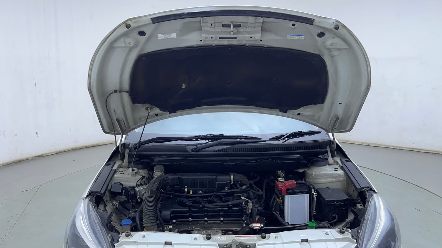 Used 2019 Maruti Suzuki Ciaz Alpha Hybrid 1.5 Petrol Manual engine ENGINE & BONNET OPEN FRONT VIEW