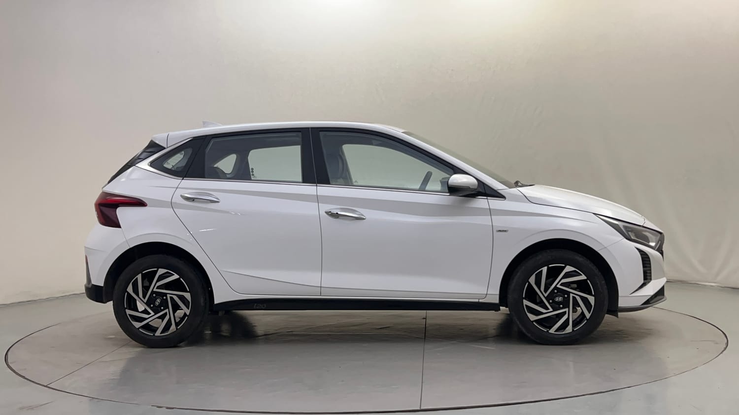 Used 2025 Hyundai New i20 Asta (O) 1.2 IVT Petrol Automatic exterior RIGHT SIDE VIEW