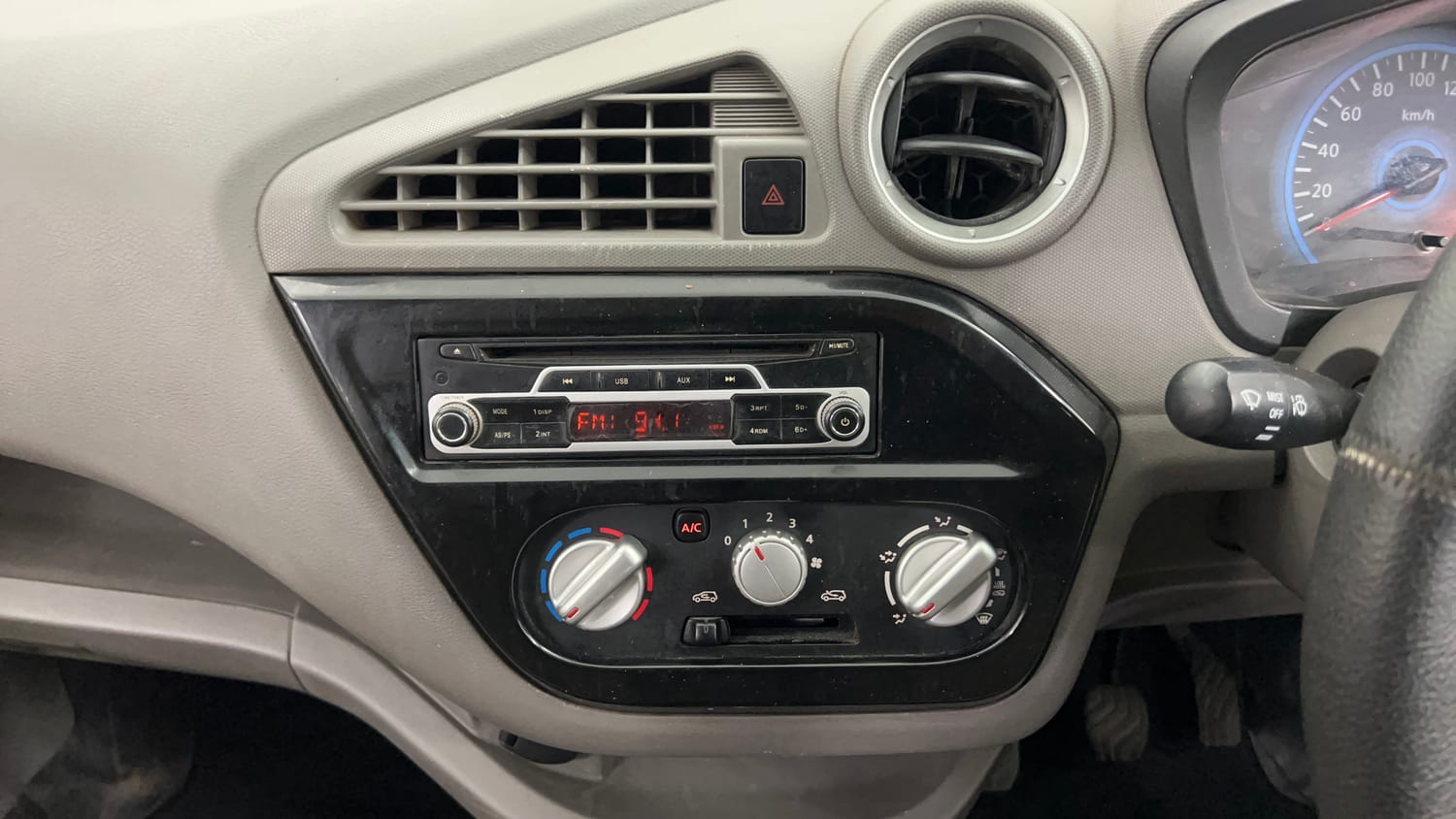 Used 2016 Datsun Redi-GO T (O) Petrol Manual interior MUSIC SYSTEM & AC CONTROL VIEW