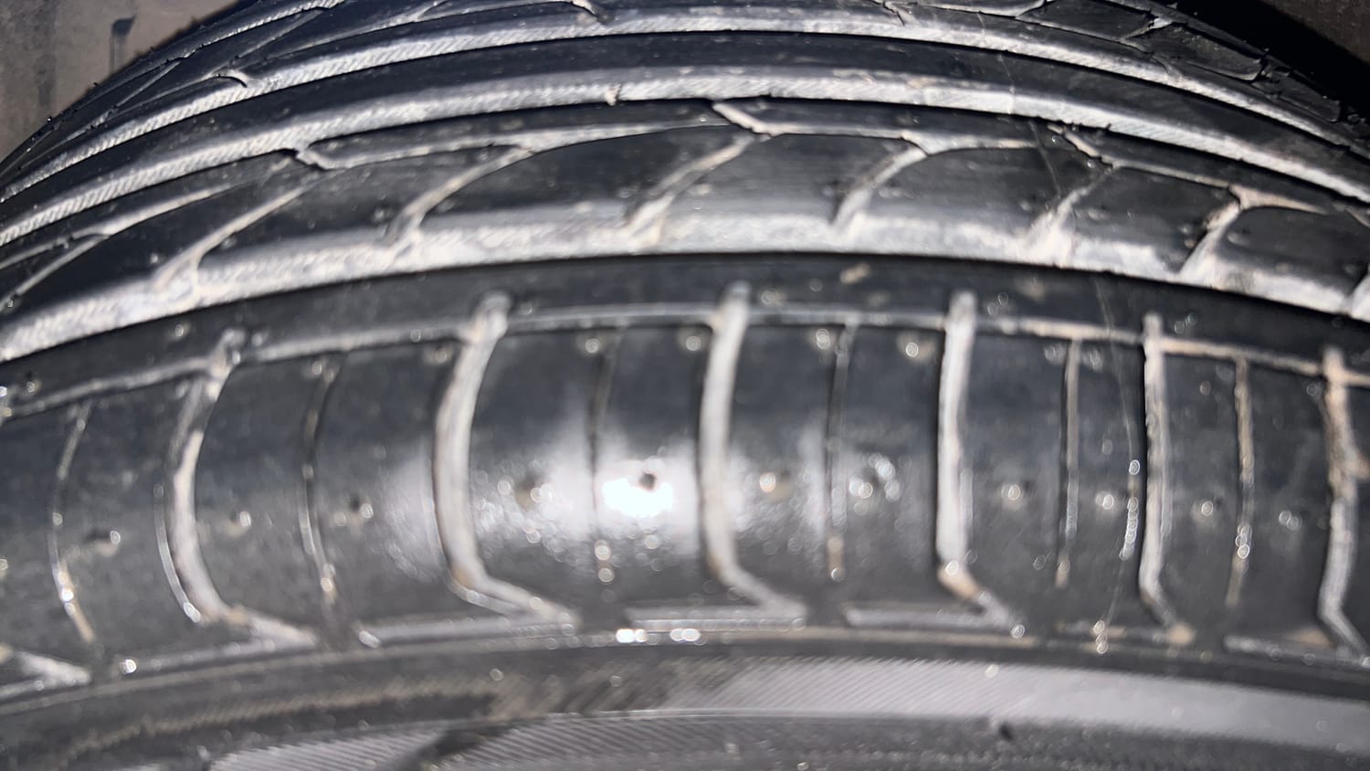 Used 2020 Maruti Suzuki Ciaz Alpha Hybrid 1.5 Petrol Manual tyres LEFT FRONT TYRE TREAD VIEW