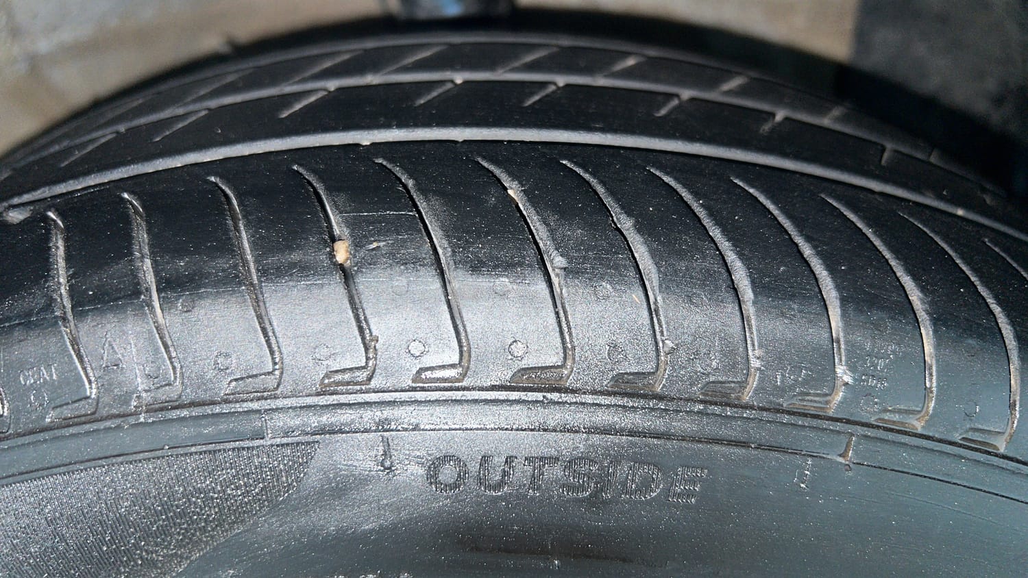 Used 2026 Hyundai Exter 1.2 Kappa Dual CNG MT HX 8 Cng Manual tyres RIGHT FRONT TYRE TREAD VIEW
