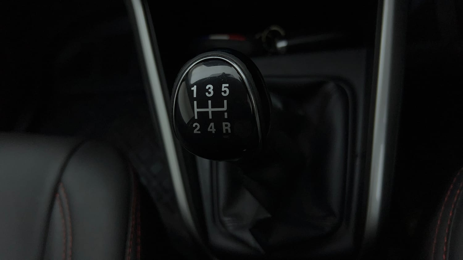 Used 2018 Ford EcoSport Titanium 1.5L Ti-VCT Petrol Manual interior GEAR  KNOB VIEW