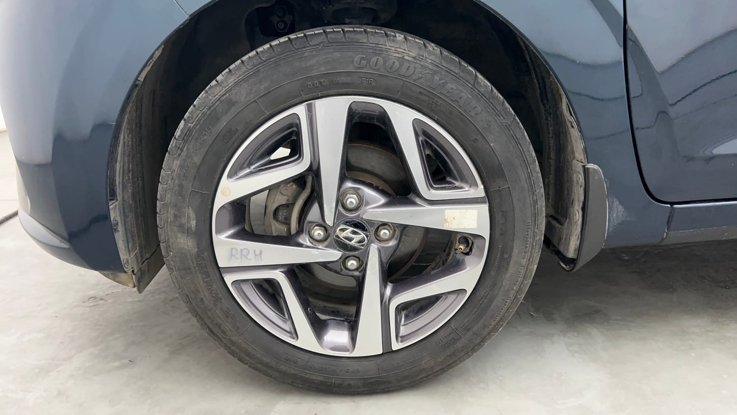 Used 2022 Hyundai Aura SX 1.2 Petrol Petrol Manual tyres LEFT FRONT TYRE RIM VIEW