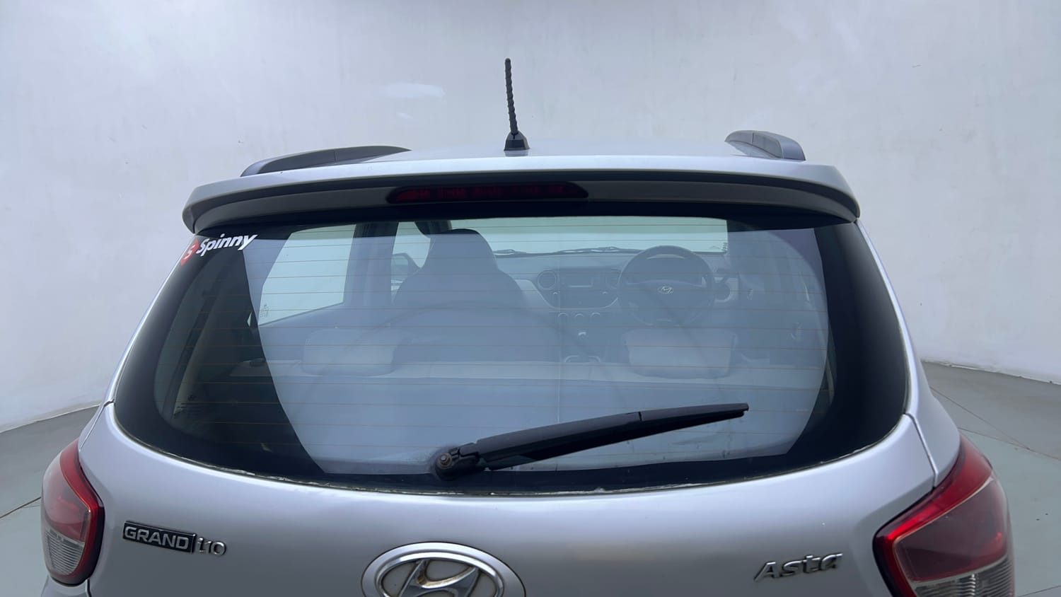 Used 2014 Hyundai Grand i10 Asta AT 1.2 Kappa VTVT Petrol Automatic top_features Rear wiper
