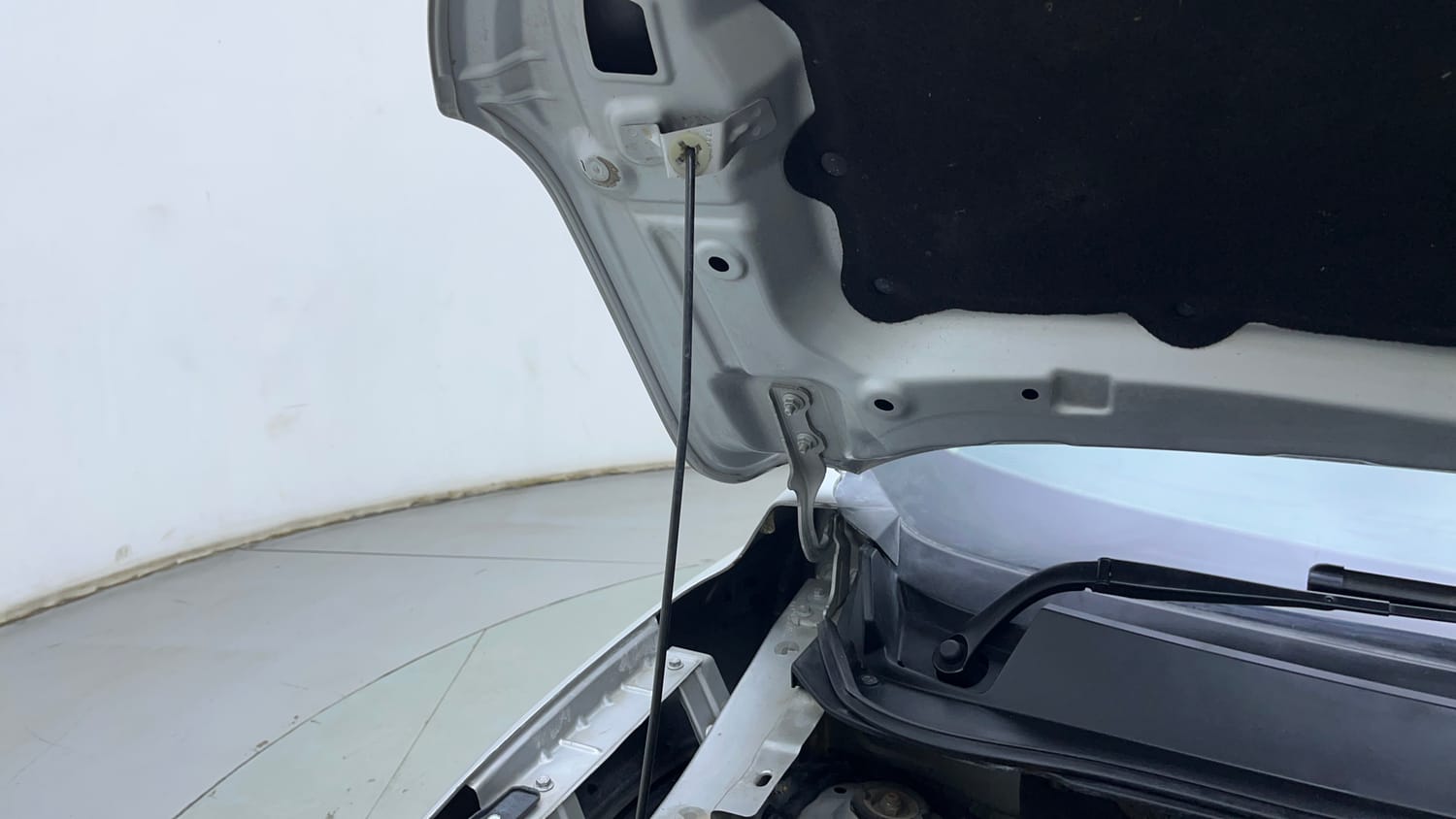 Used 2021 Renault Kiger RXZ 1.0 Turbo MT Petrol Manual engine ENGINE RIGHT SIDE HINGE & APRON VIEW