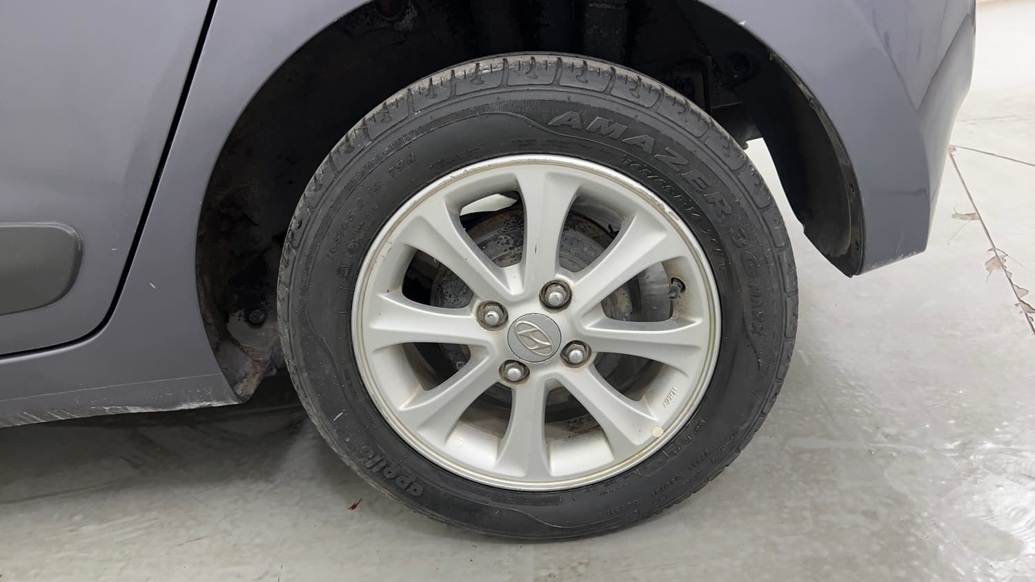 Used 2014 Hyundai Grand i10 Asta AT 1.2 Kappa VTVT Petrol Automatic tyres LEFT REAR TYRE RIM VIEW