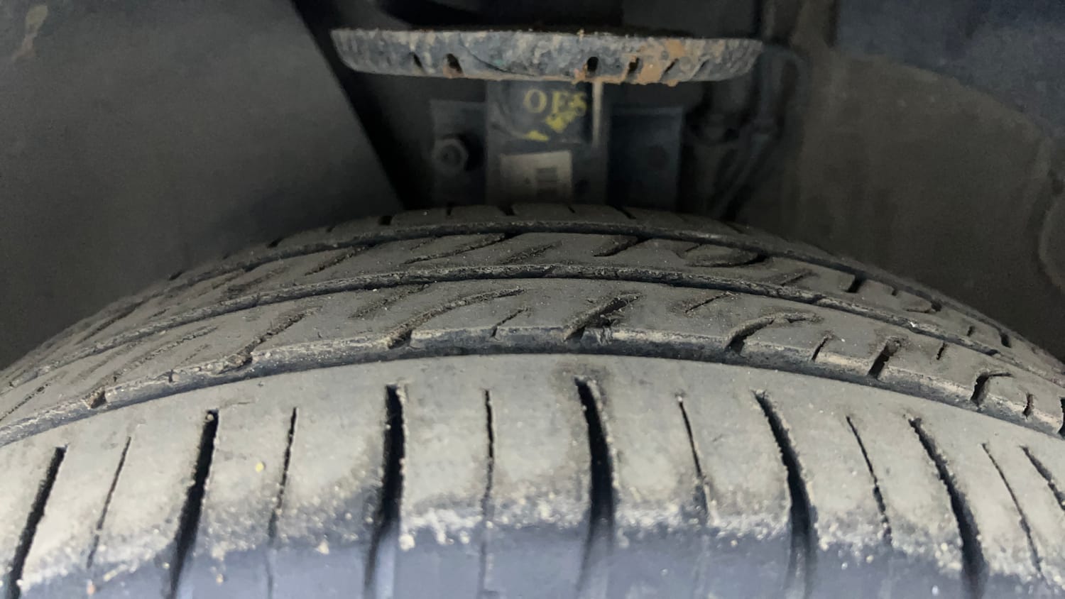 Used 2017 Volkswagen Polo Comfortline 1.5L (D) Diesel Manual tyres LEFT FRONT TYRE TREAD VIEW