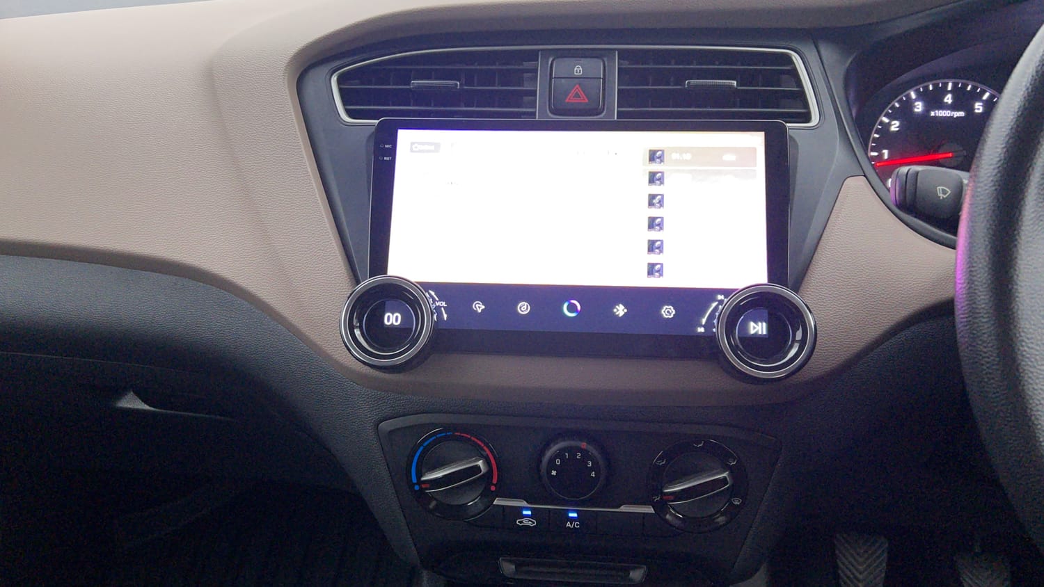 Used 2019 Hyundai Elite i20 Magna Plus 1.2 Petrol Manual interior MUSIC SYSTEM & AC CONTROL VIEW