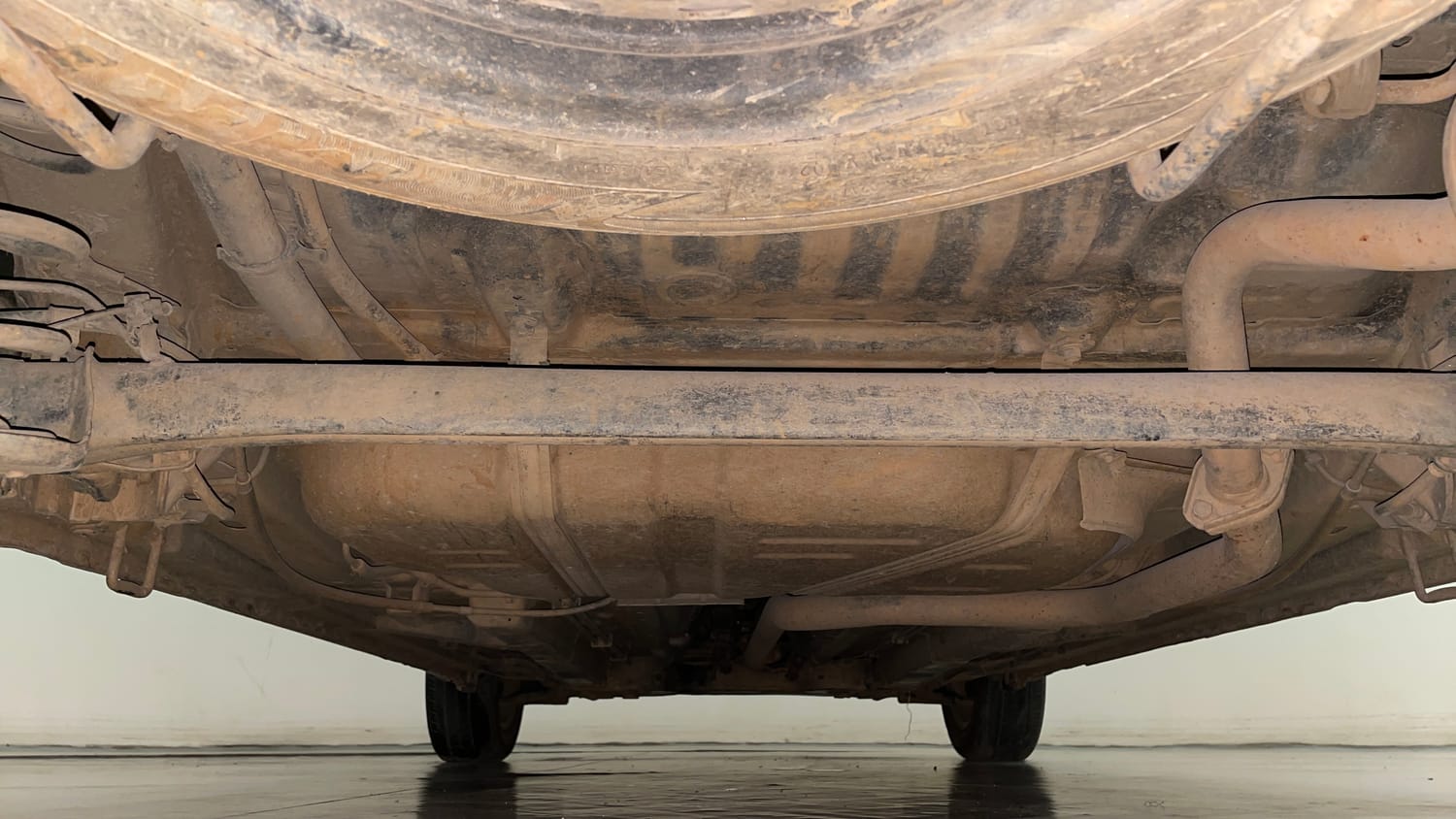 Used 2017 Maruti Suzuki Ertiga ZDI + SHVS Diesel Manual extra REAR UNDERBODY VIEW (TAKEN FROM REAR)