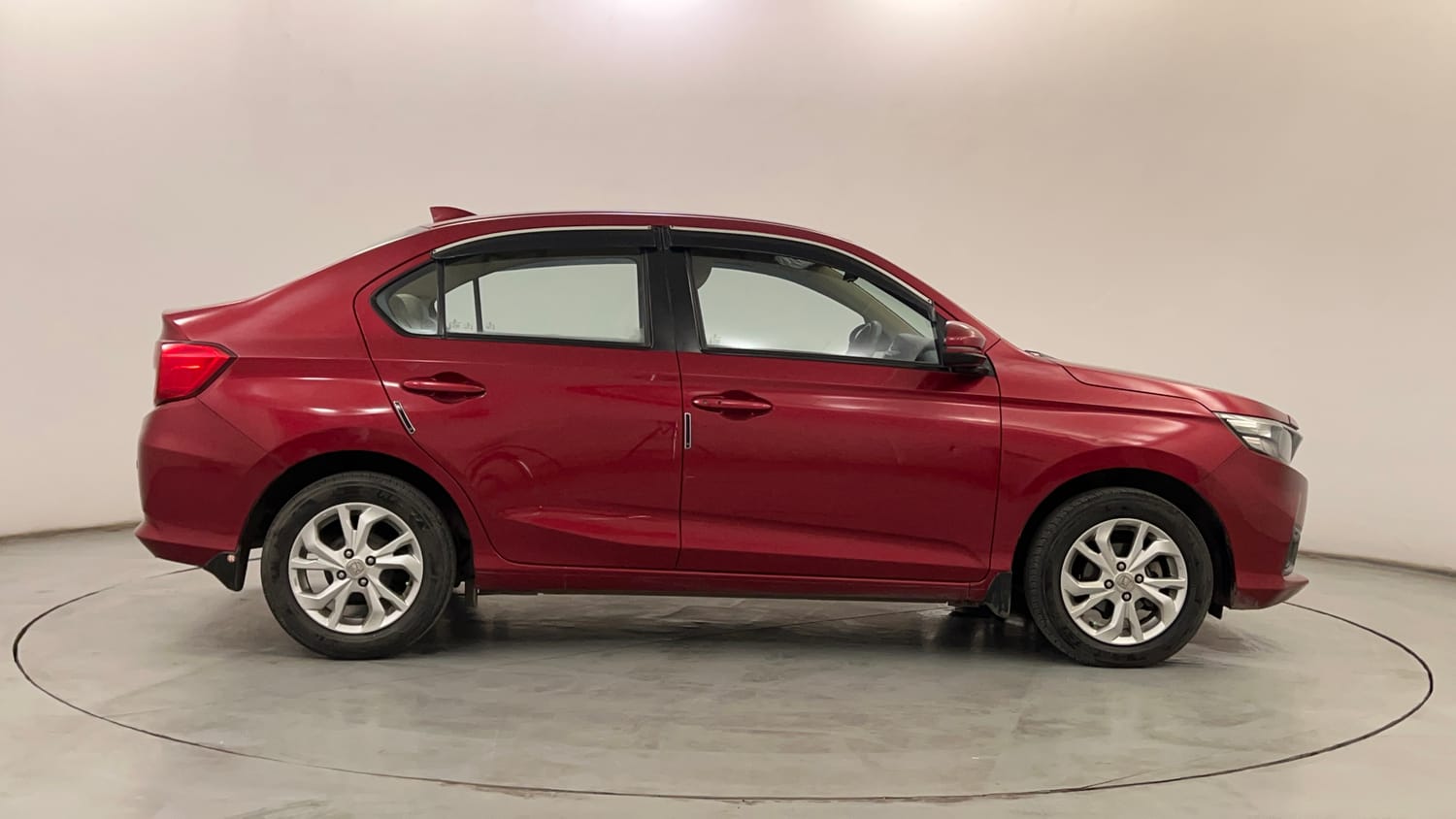 Used 2020 Honda Amaze 1.2 V CVT Petrol Petrol Automatic exterior RIGHT SIDE VIEW