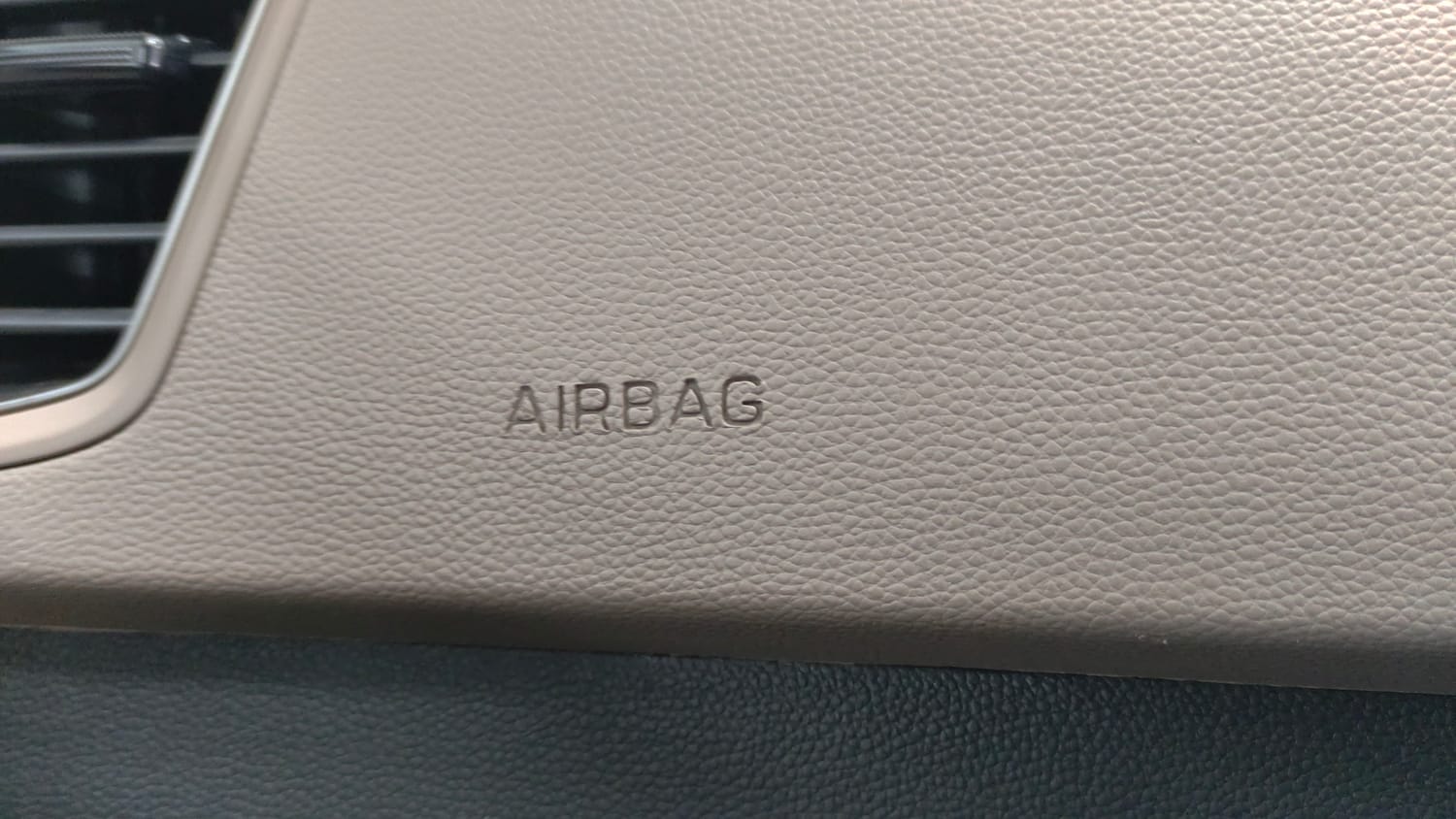 Used 2019 Hyundai Elite i20 Magna Plus 1.2 Petrol Manual top_features Airbags