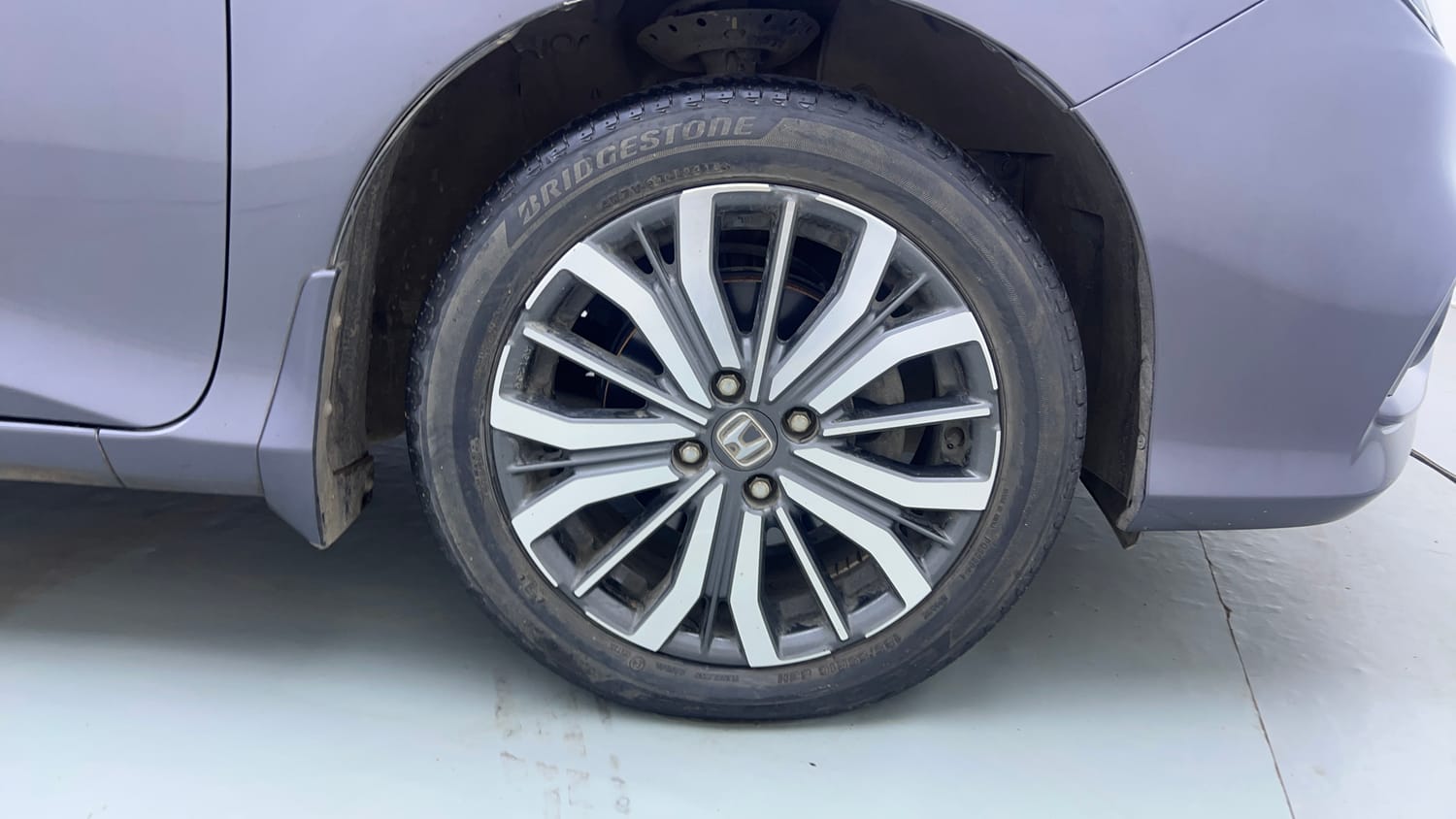 Used 2019 Honda City VX CVT Petrol Petrol Automatic tyres RIGHT FRONT TYRE RIM VIEW