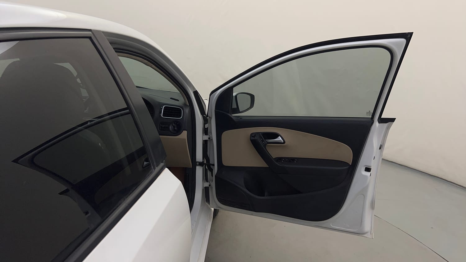 Used 2016 Volkswagen Polo Highline1.2L (P) Petrol Manual interior RIGHT FRONT DOOR OPEN VIEW