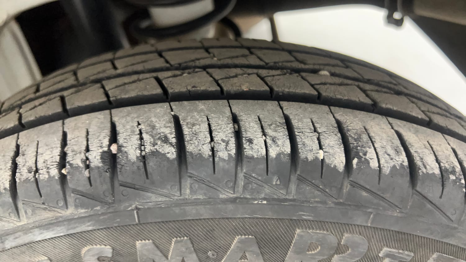 Used 2022 Maruti Suzuki Alto 800 LXi (O) Petrol Manual tyres LEFT REAR TYRE TREAD VIEW