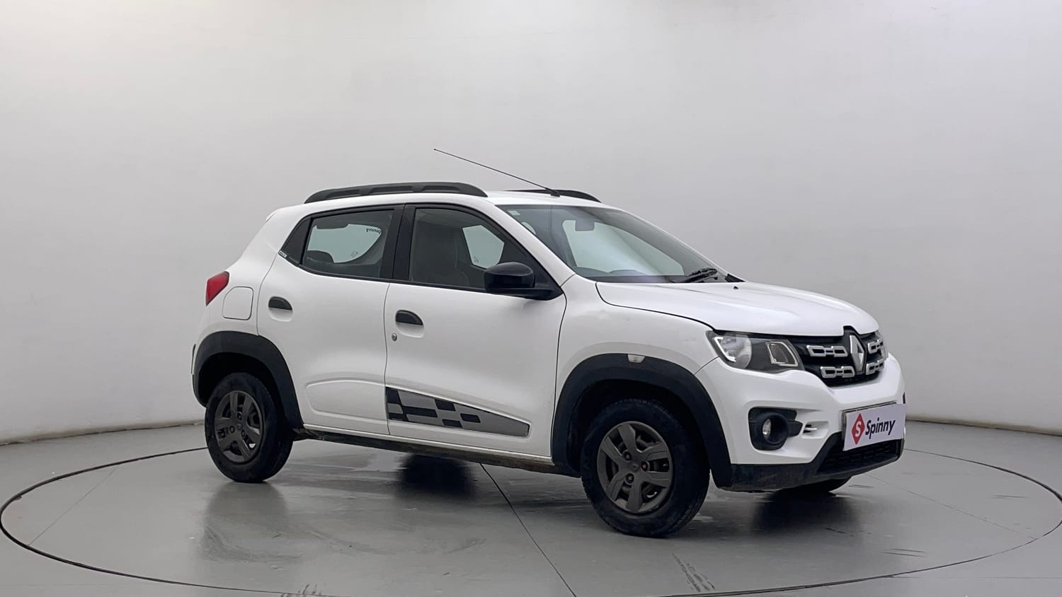 Used 2017 Renault Kwid 1.0 RXT Petrol Manual exterior RIGHT FRONT CORNER VIEW