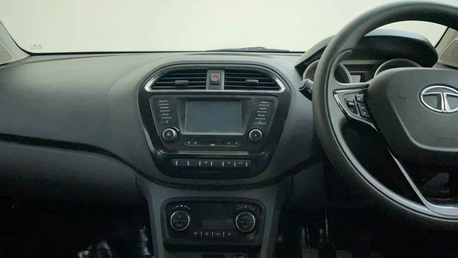 Used 2017 Tata Tigor Revotron XZ (O) Petrol Manual interior MUSIC SYSTEM & AC CONTROL VIEW