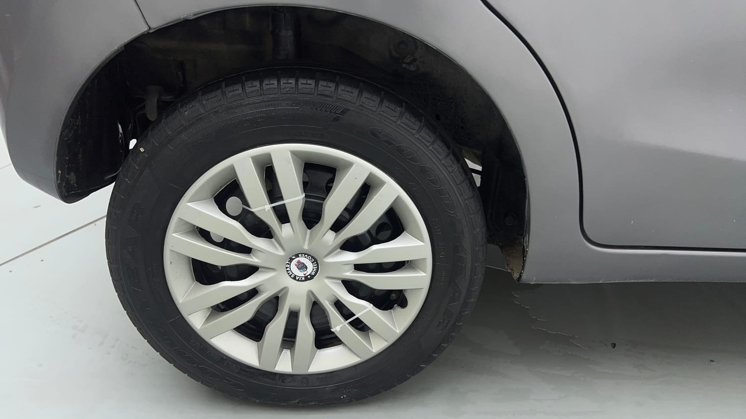 Used 2015 Maruti Suzuki Celerio VXi Petrol Manual tyres RIGHT REAR TYRE RIM VIEW