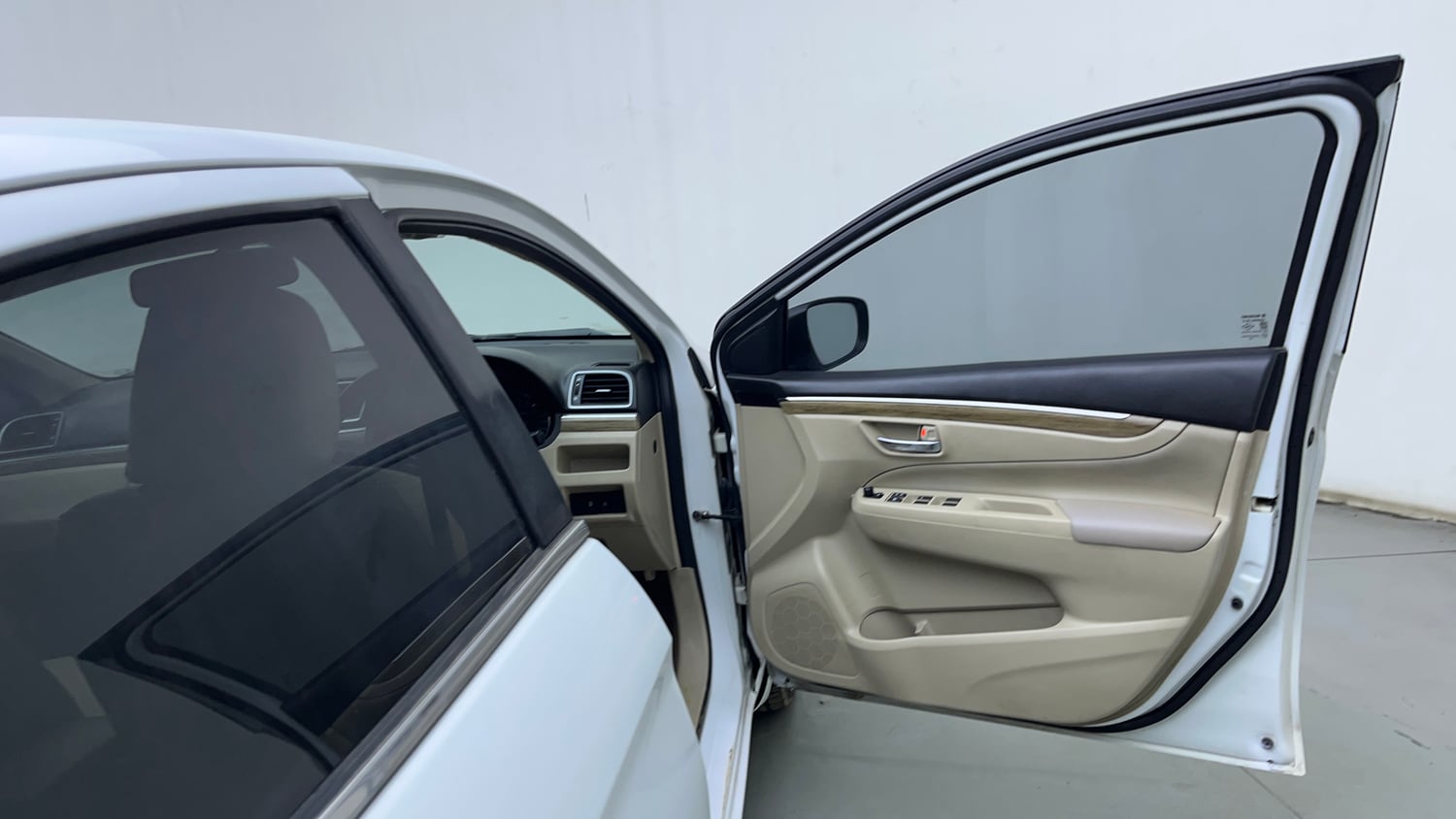 Used 2019 Maruti Suzuki Ciaz Alpha Hybrid 1.5 Petrol Manual interior RIGHT FRONT DOOR OPEN VIEW