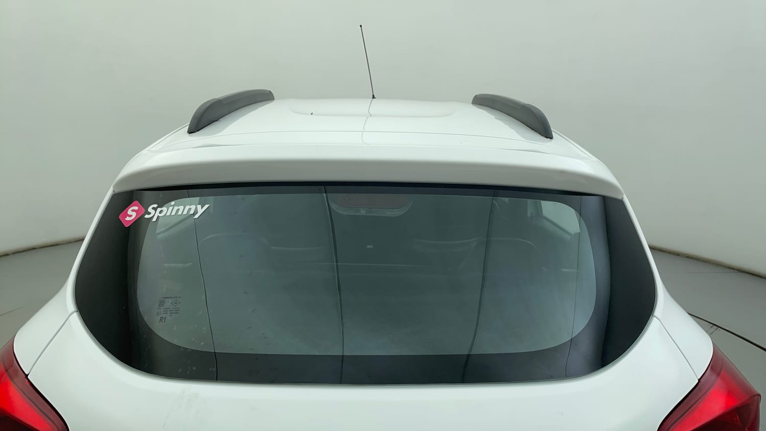 Used 2017 Renault Kwid 1.0 RXT Petrol Manual exterior BACK WINDSHIELD VIEW