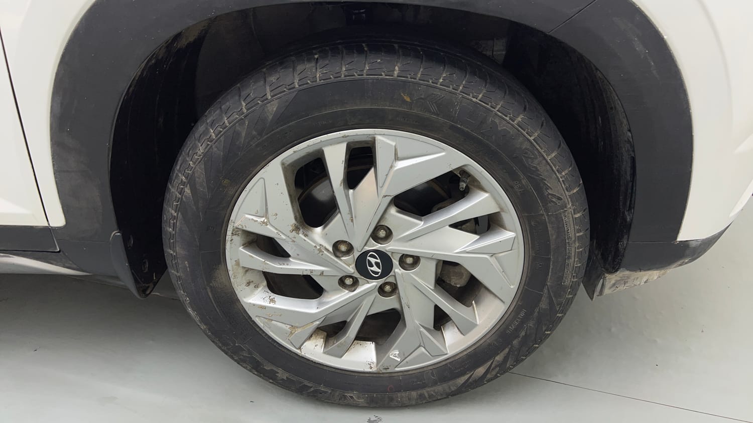 Used 2023 Hyundai Creta SX 1.5 Petrol Petrol Manual tyres RIGHT FRONT TYRE RIM VIEW