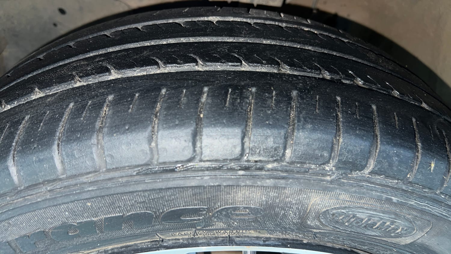 Used 2022 Honda City 4th Generation V Petrol Petrol Manual tyres LEFT FRONT TYRE TREAD VIEW