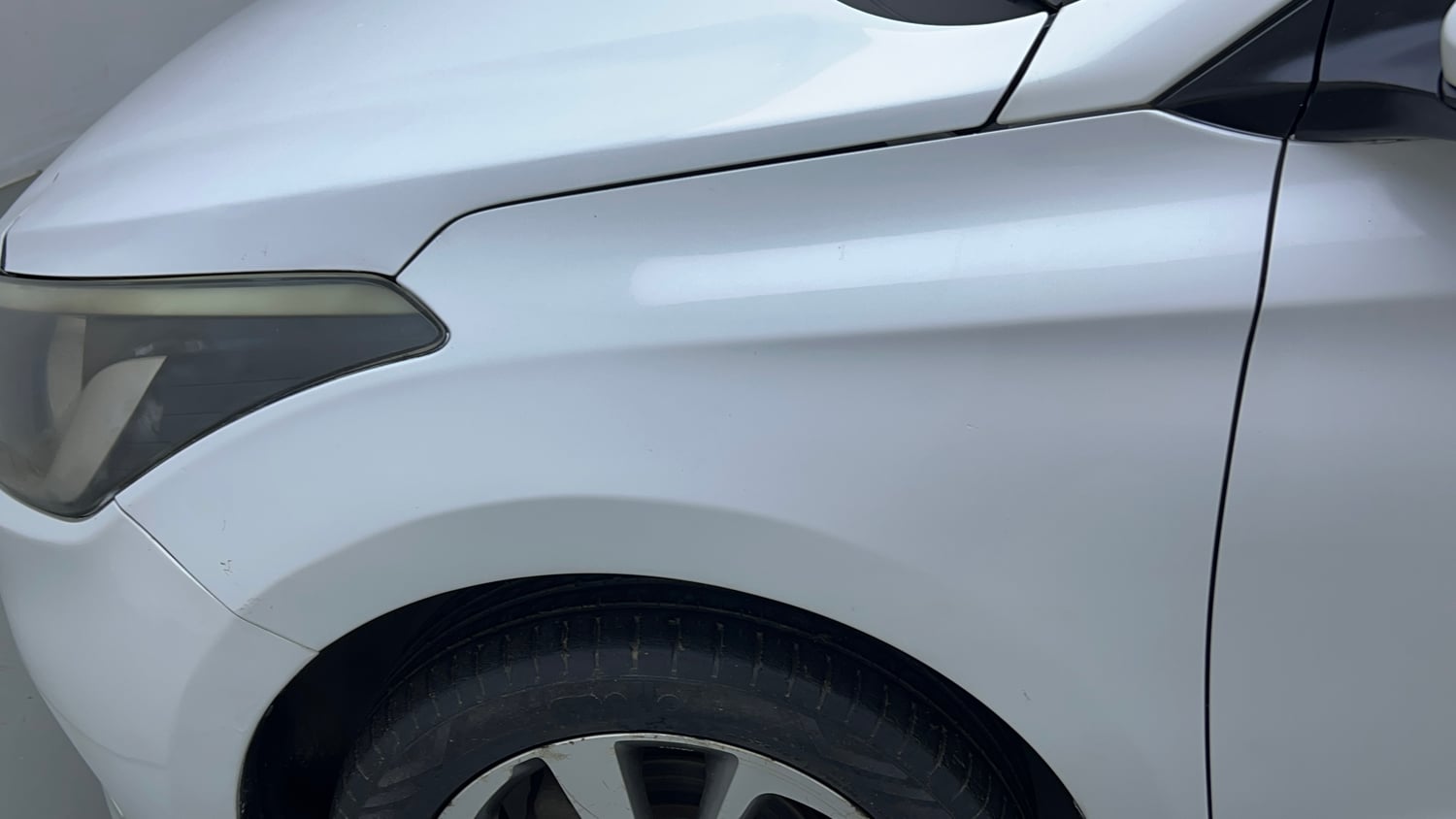 Used 2015 Hyundai Elite i20 Asta 1.2 Petrol Manual dents MINOR SCRATCH