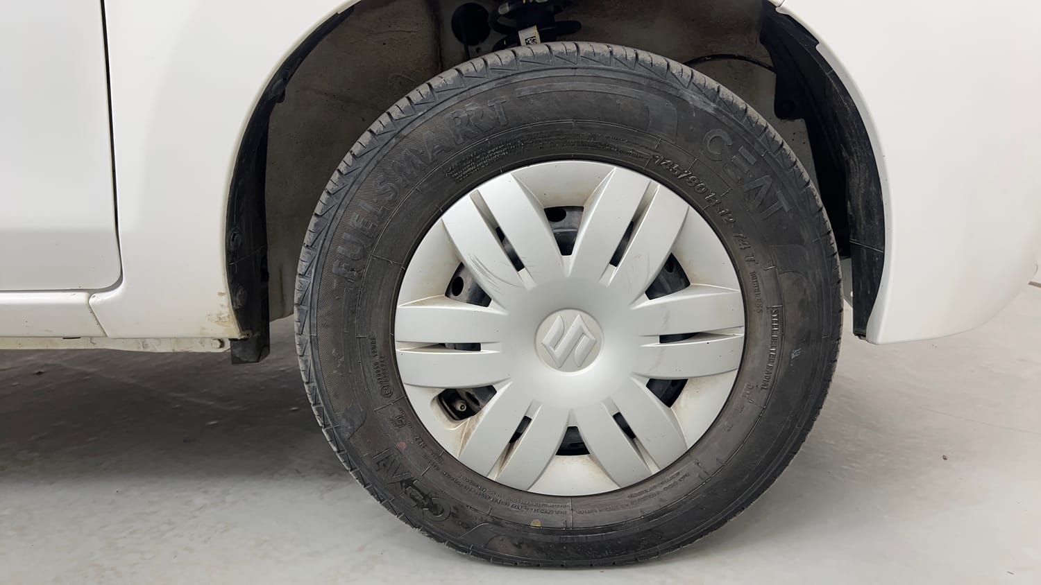 Used 2022 Maruti Suzuki Alto 800 LXi (O) Petrol Manual tyres RIGHT FRONT TYRE RIM VIEW