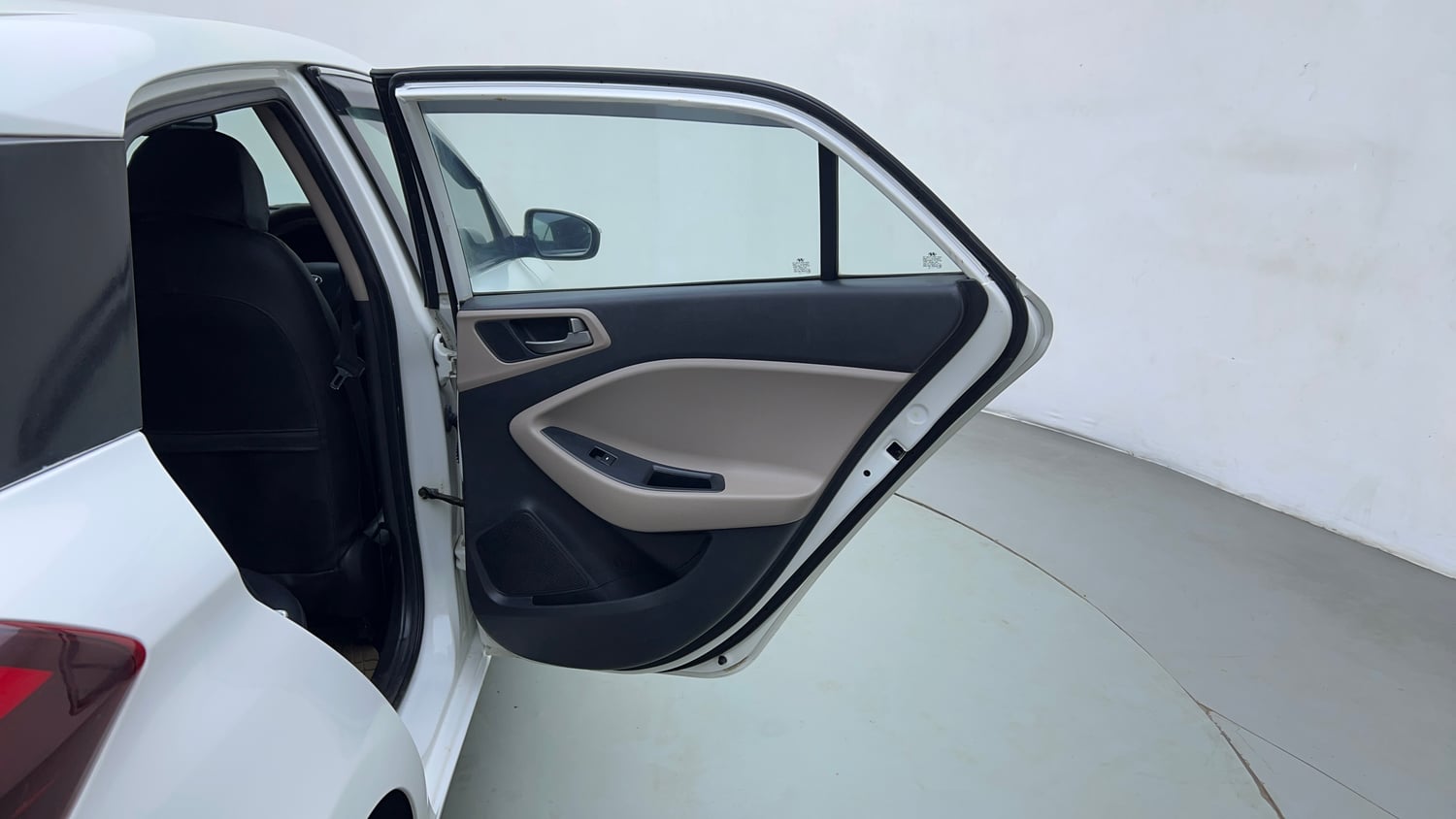 Used 2015 Hyundai Elite i20 Asta 1.2 Petrol Manual interior RIGHT REAR DOOR OPEN VIEW