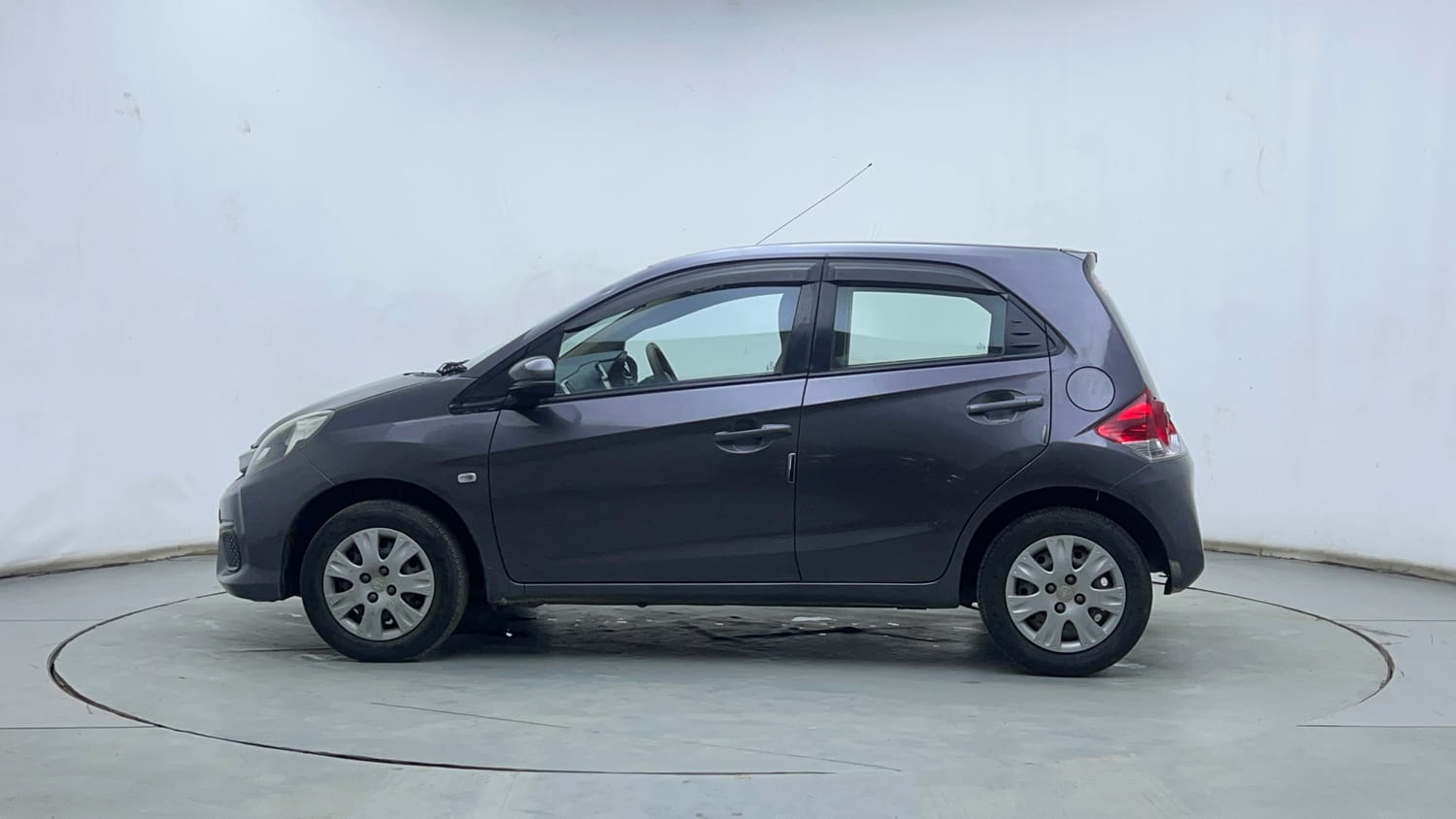 Used 2018 Honda Brio S (O)MT Petrol Manual exterior LEFT SIDE VIEW