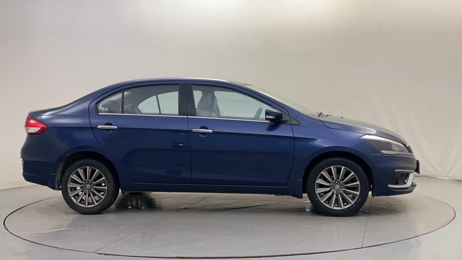 Used 2020 Maruti Suzuki Ciaz Alpha Hybrid 1.5 Petrol Manual exterior RIGHT SIDE VIEW