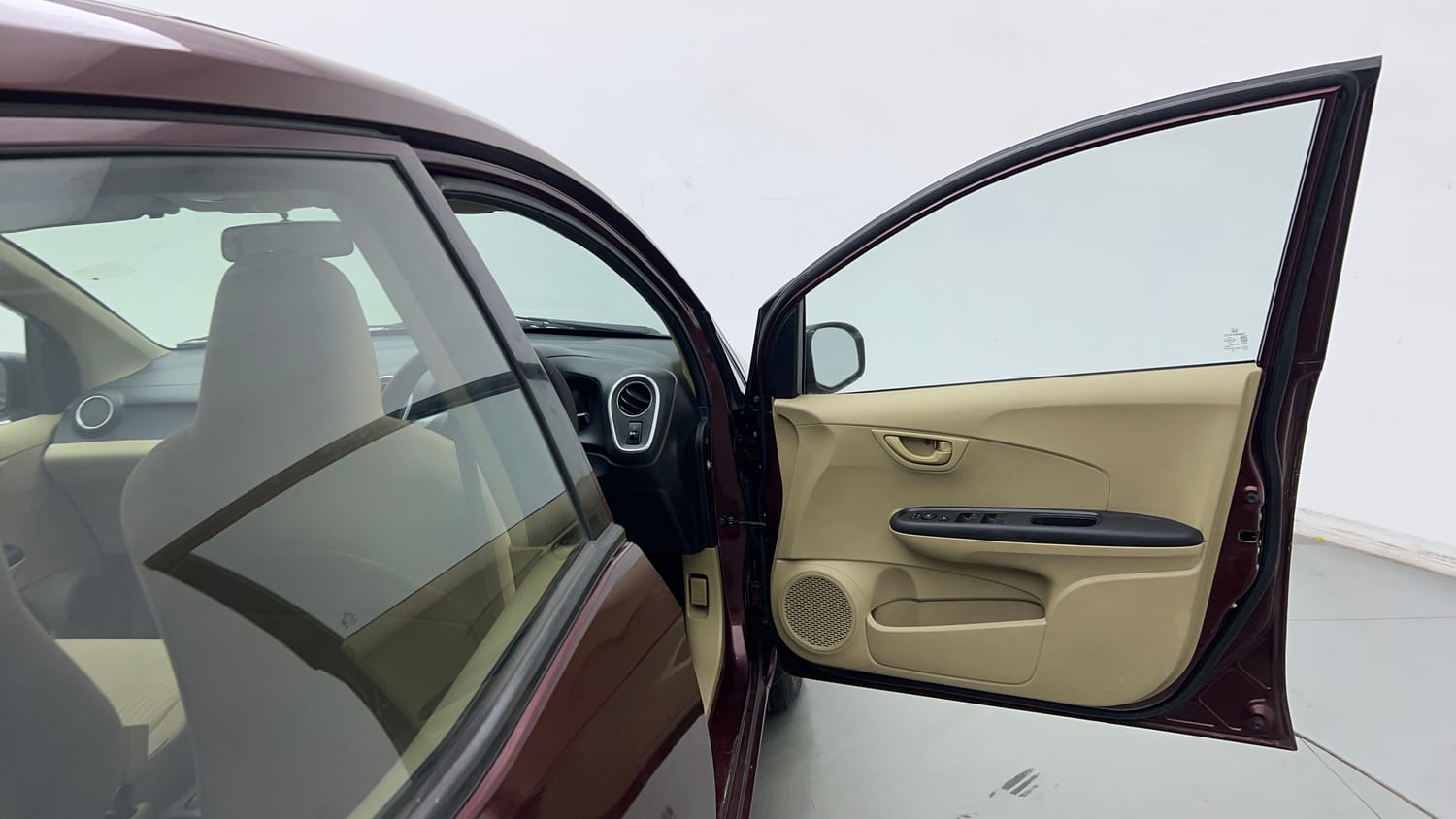 Used 2014 Honda Mobilio S Petrol Petrol Manual interior RIGHT FRONT DOOR OPEN VIEW