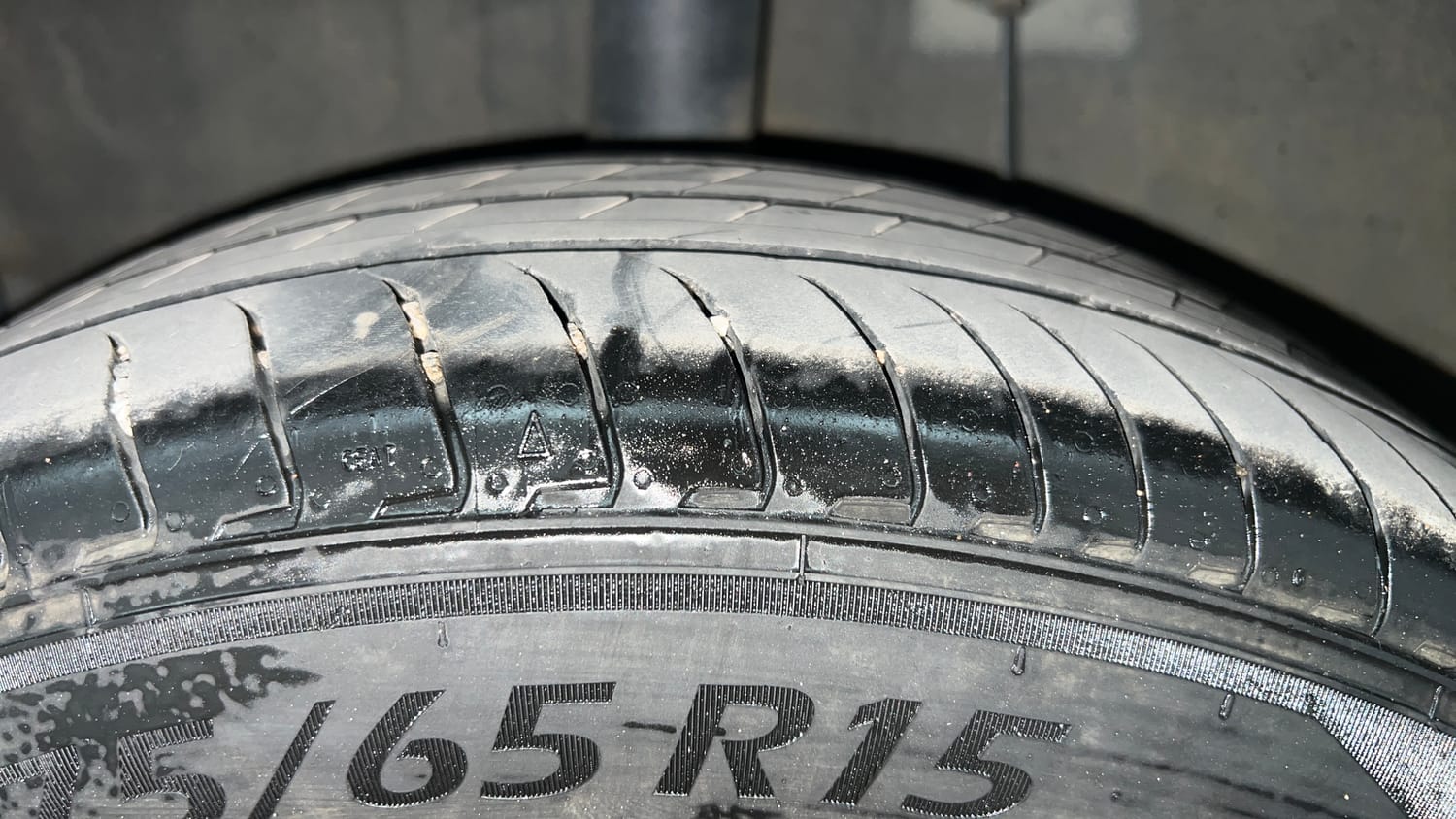 Used 2023 Hyundai Exter SX (O) Connect 1.2 MT Dual Tone Petrol Manual tyres RIGHT REAR TYRE TREAD VIEW