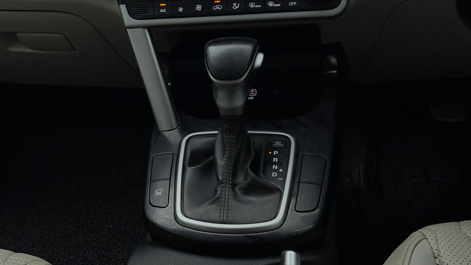 Used 2021 kia Seltos HTX 1.5 IVT Petrol Automatic interior GEAR  KNOB VIEW