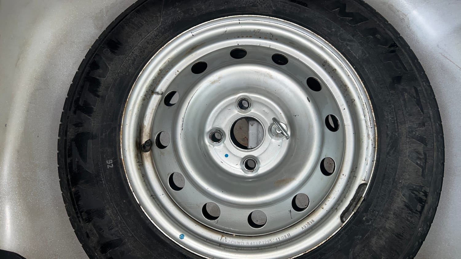 Used 2012 Maruti Suzuki Swift LXi Petrol Manual tyres SPARE TYRE VIEW