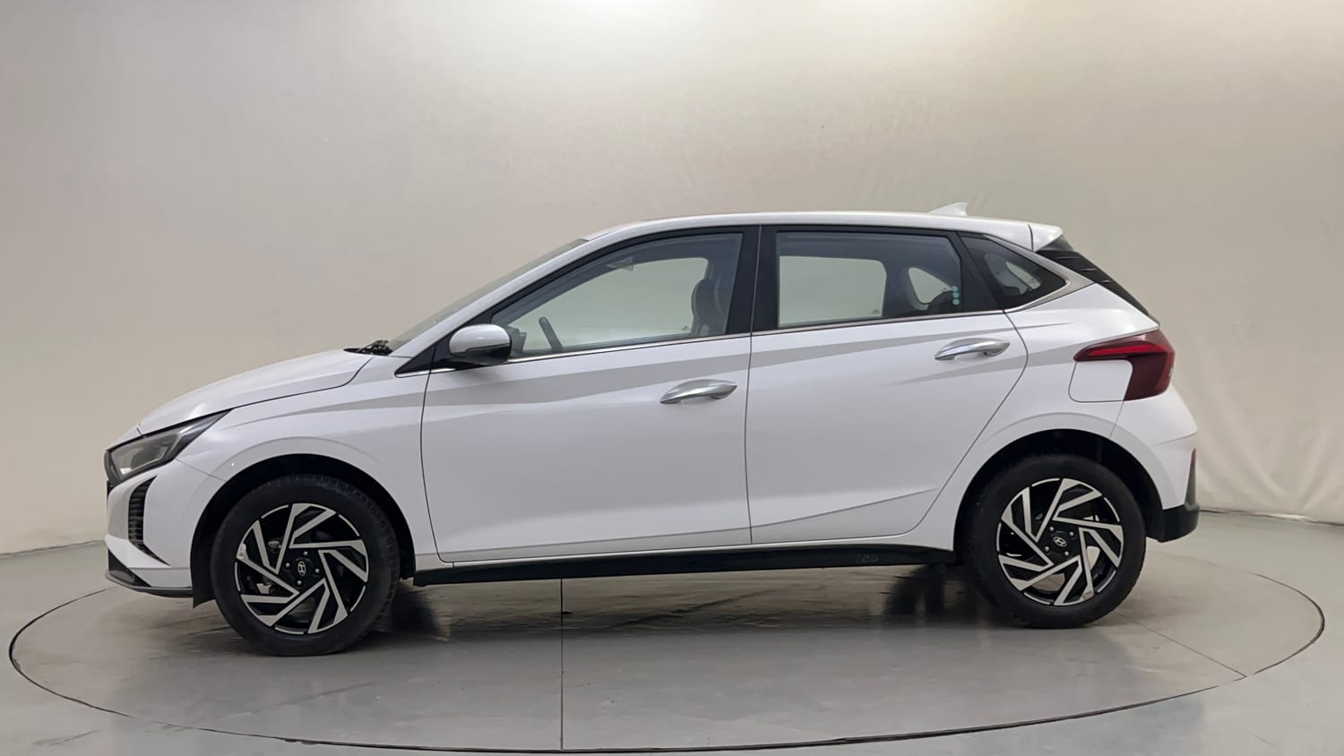 Used 2025 Hyundai New i20 Asta (O) 1.2 IVT Petrol Automatic exterior LEFT SIDE VIEW