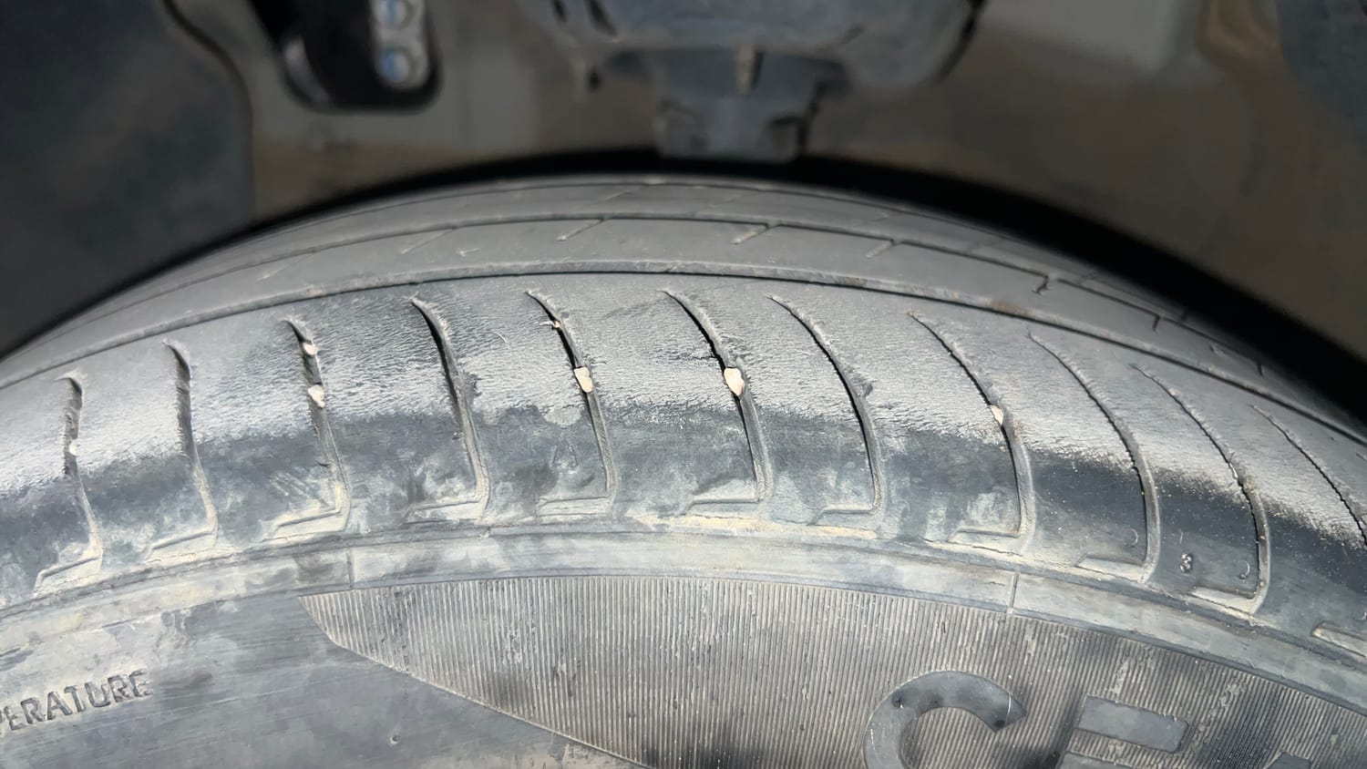 Used 2023 Hyundai Exter SX (O) Connect 1.2 MT Dual Tone Petrol Manual tyres LEFT FRONT TYRE TREAD VIEW