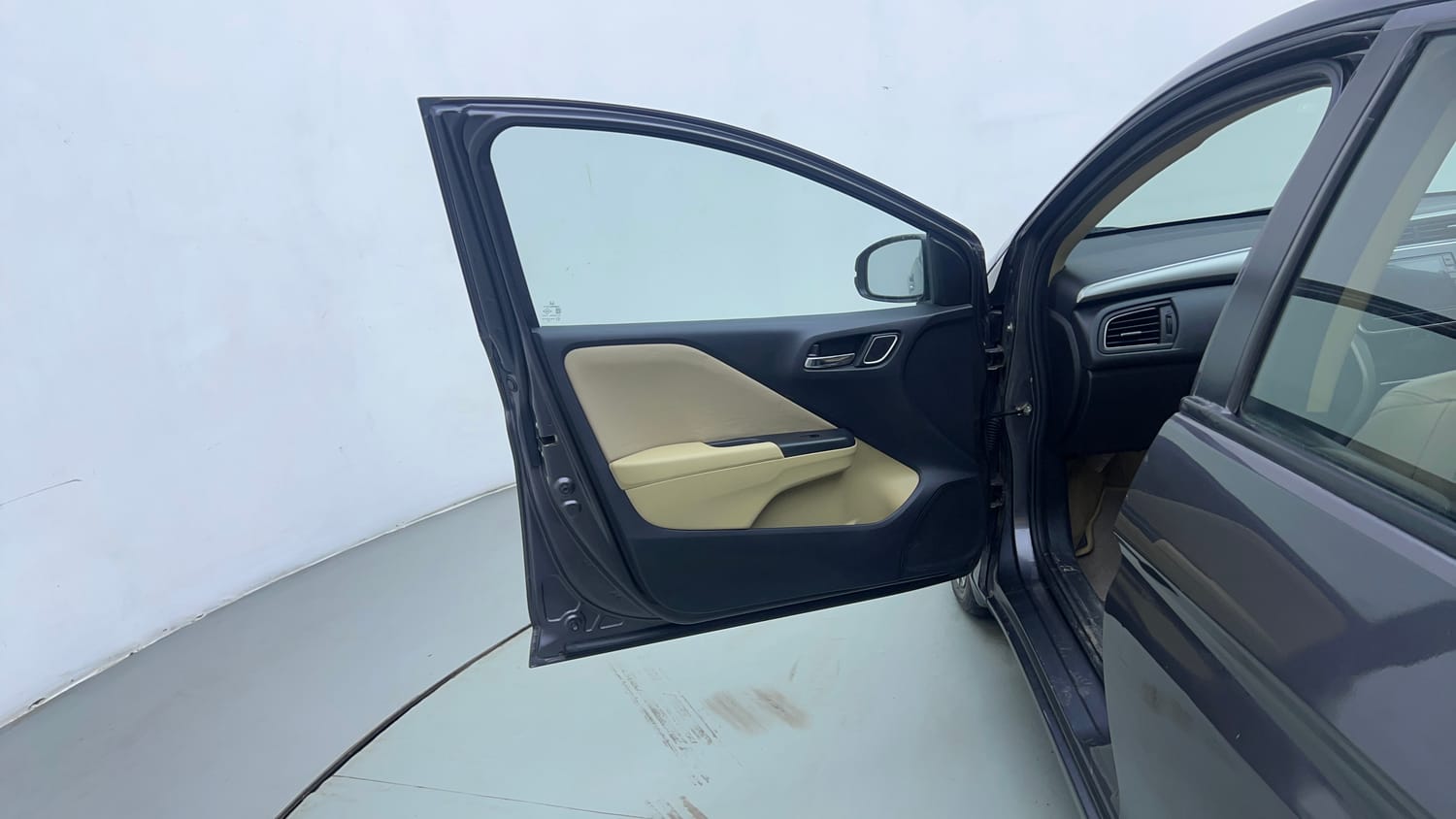 Used 2019 Honda City VX CVT Petrol Petrol Automatic interior LEFT FRONT DOOR OPEN VIEW