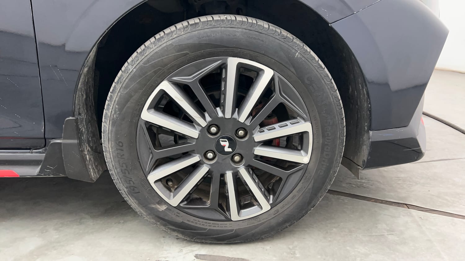 Used 2023 Hyundai i20 N Line N8 1.0 Turbo DCT Petrol Automatic tyres RIGHT FRONT TYRE RIM VIEW