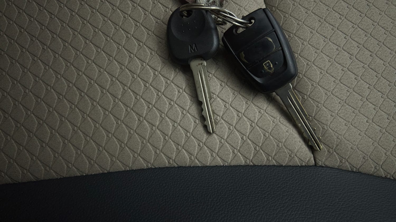 Used 2021 Hyundai Santro Sportz AMT Petrol Automatic extra CAR KEY VIEW