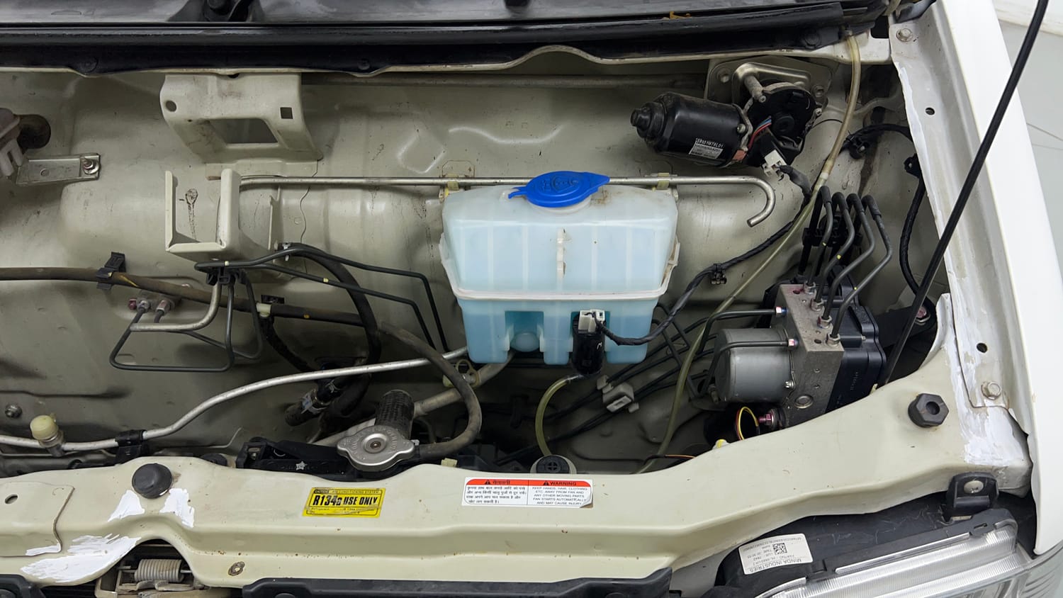 Used 2022 Maruti Suzuki Eeco 5 STR AC (O) Petrol Manual engine ENGINE LEFT SIDE VIEW