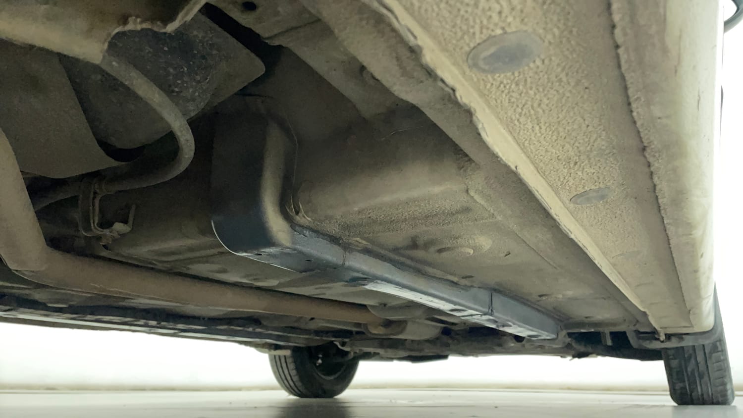 Used 2016 Hyundai Xcent S 1.2 Petrol Manual extra REAR RIGHT UNDERBODY VIEW