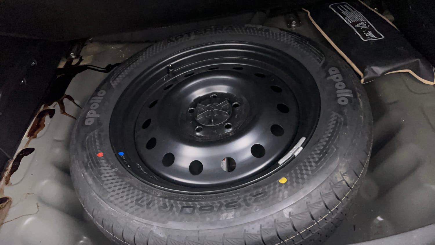 Used 2024 Toyota Urban Cruiser Hyryder G NeoDrive Petrol Manual tyres SPARE TYRE VIEW