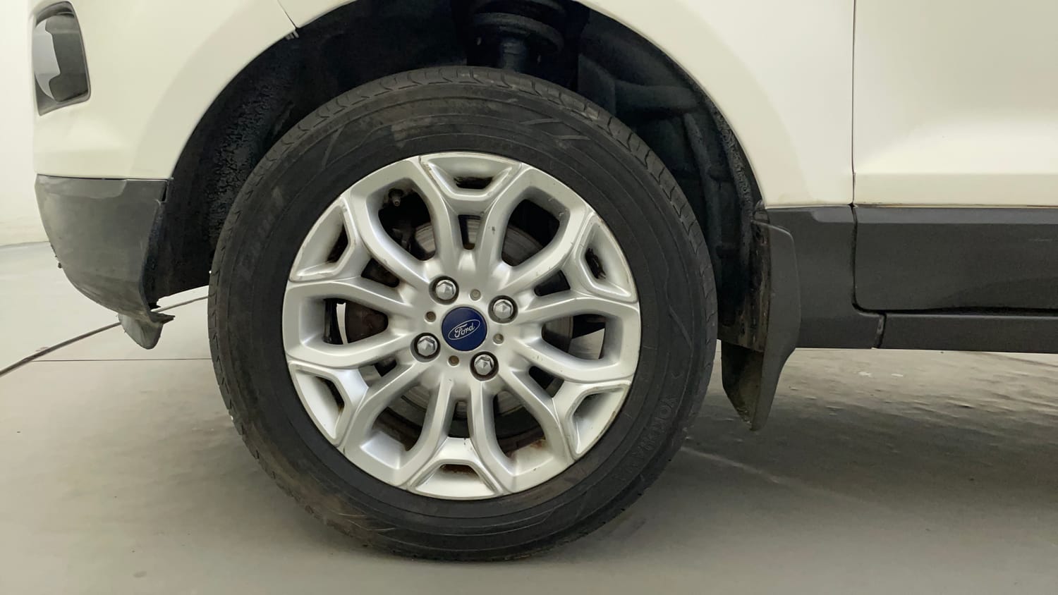 Used 2013 Ford EcoSport Titanium 1.5 Ti-VCT Petrol Manual tyres LEFT FRONT TYRE RIM VIEW