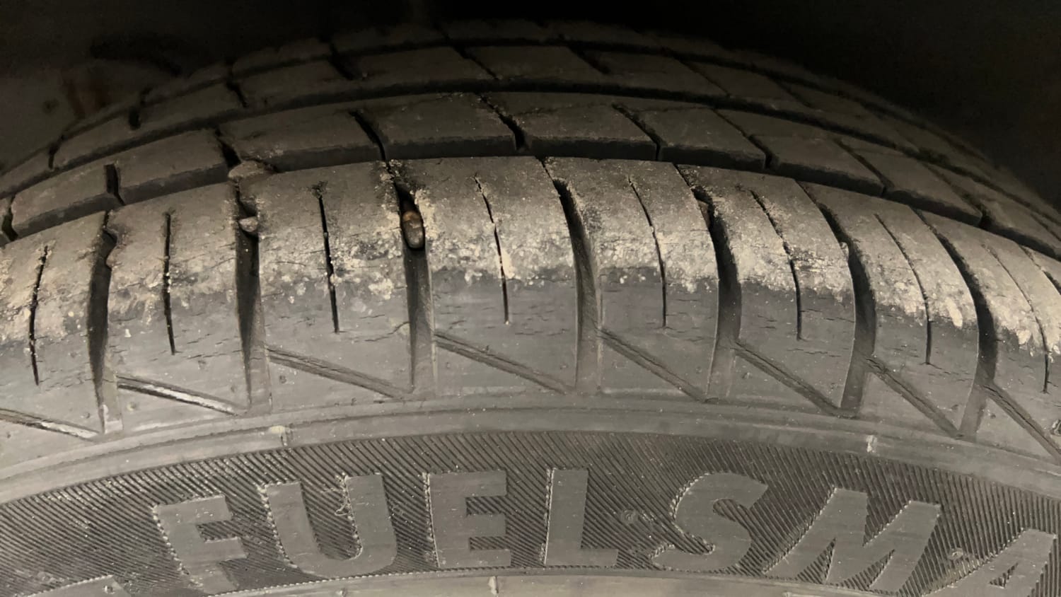 Used 2014 Hyundai Grand i10 Magna 1.2 Kappa VTVT Petrol Manual tyres RIGHT REAR TYRE TREAD VIEW