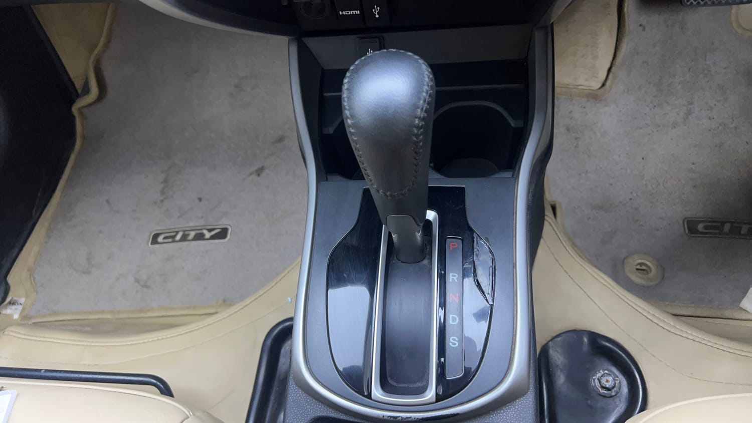 Used 2019 Honda City VX CVT Petrol Petrol Automatic interior GEAR  KNOB VIEW
