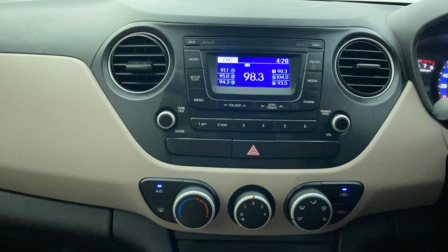 Used 2016 Hyundai Xcent S 1.2 Petrol Manual interior MUSIC SYSTEM & AC CONTROL VIEW